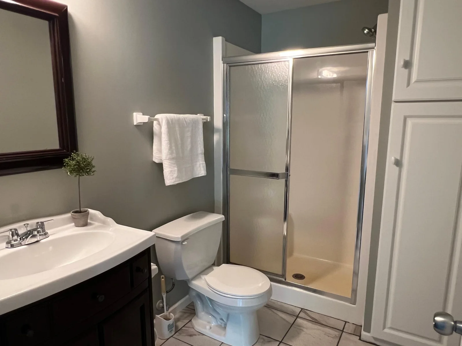 LOWER LEVEL 3/4 BATH