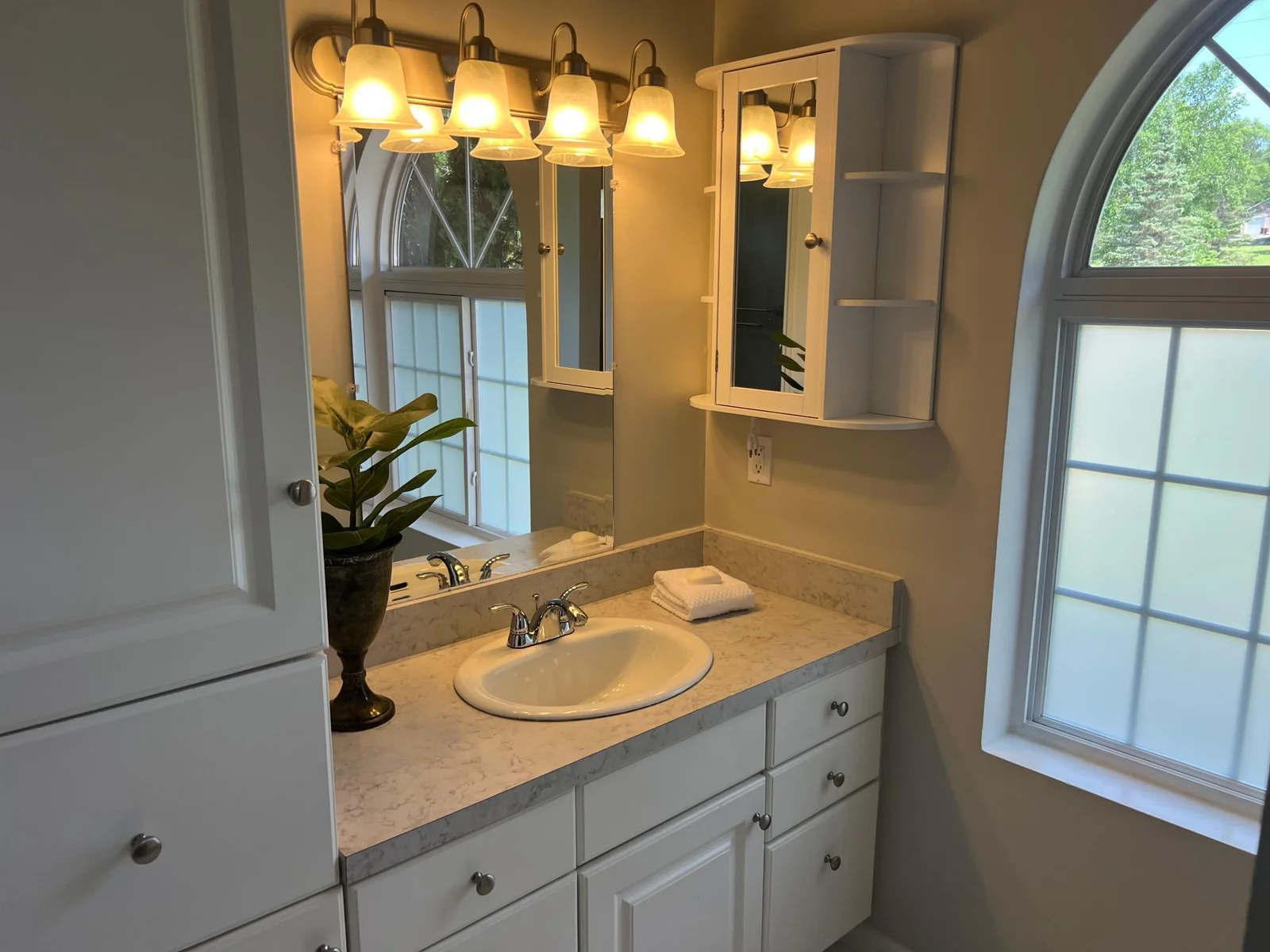 ANOTHER VIEW OF THE VANITY.