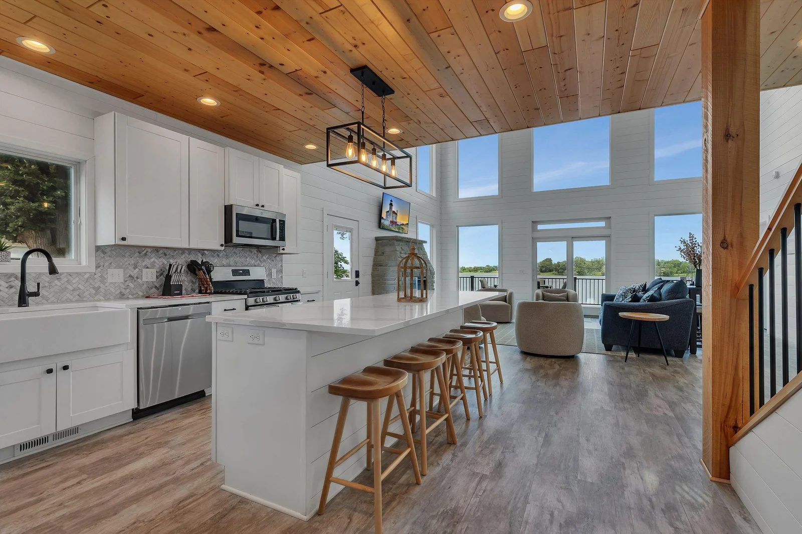 Kitchen with oversized island