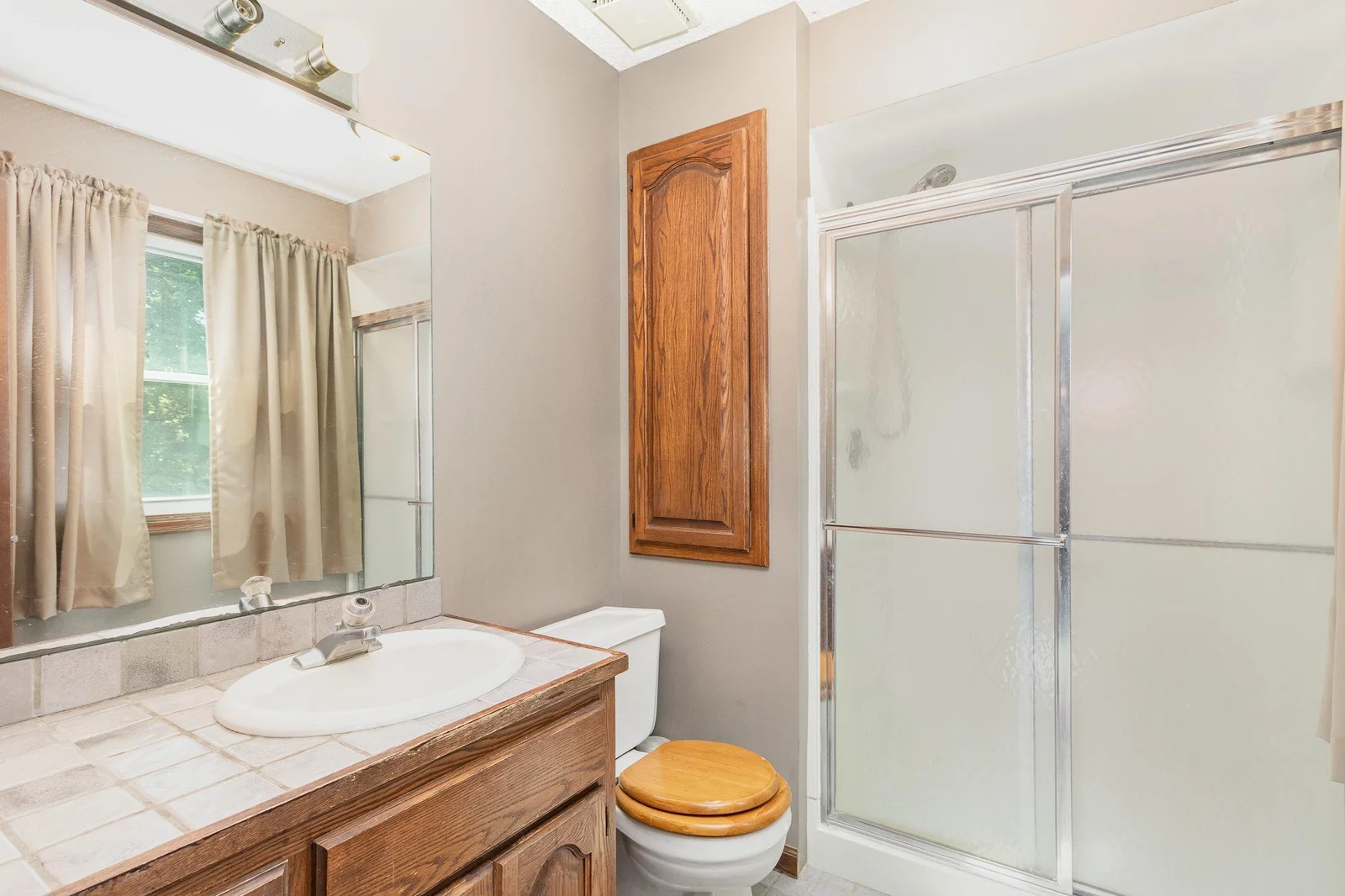 Master Suite Full Bath