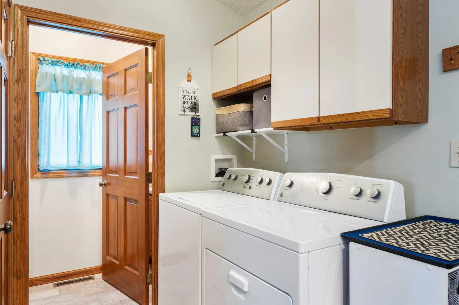 Washer and dryer on main floor