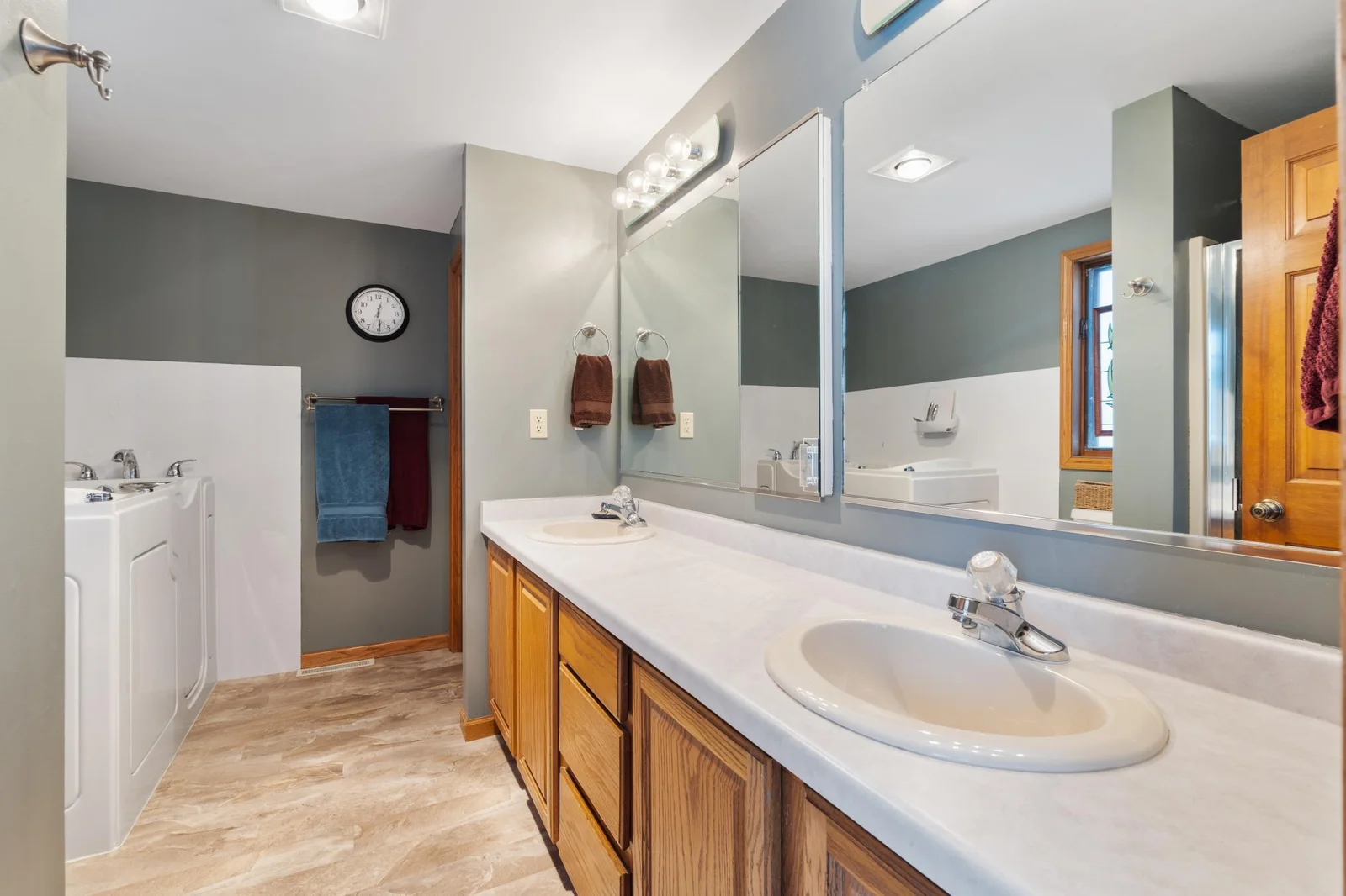 Primary bathroom, dual sinks