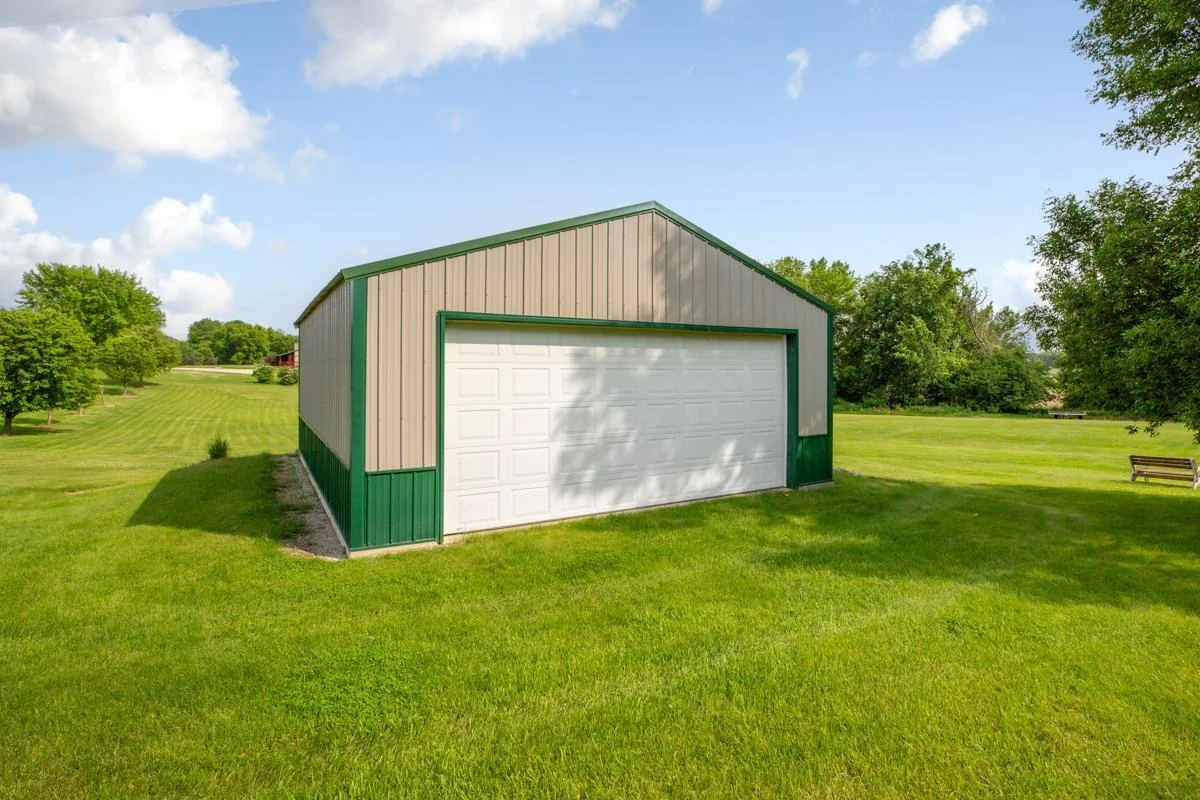 14 Garage_shed.jpg
