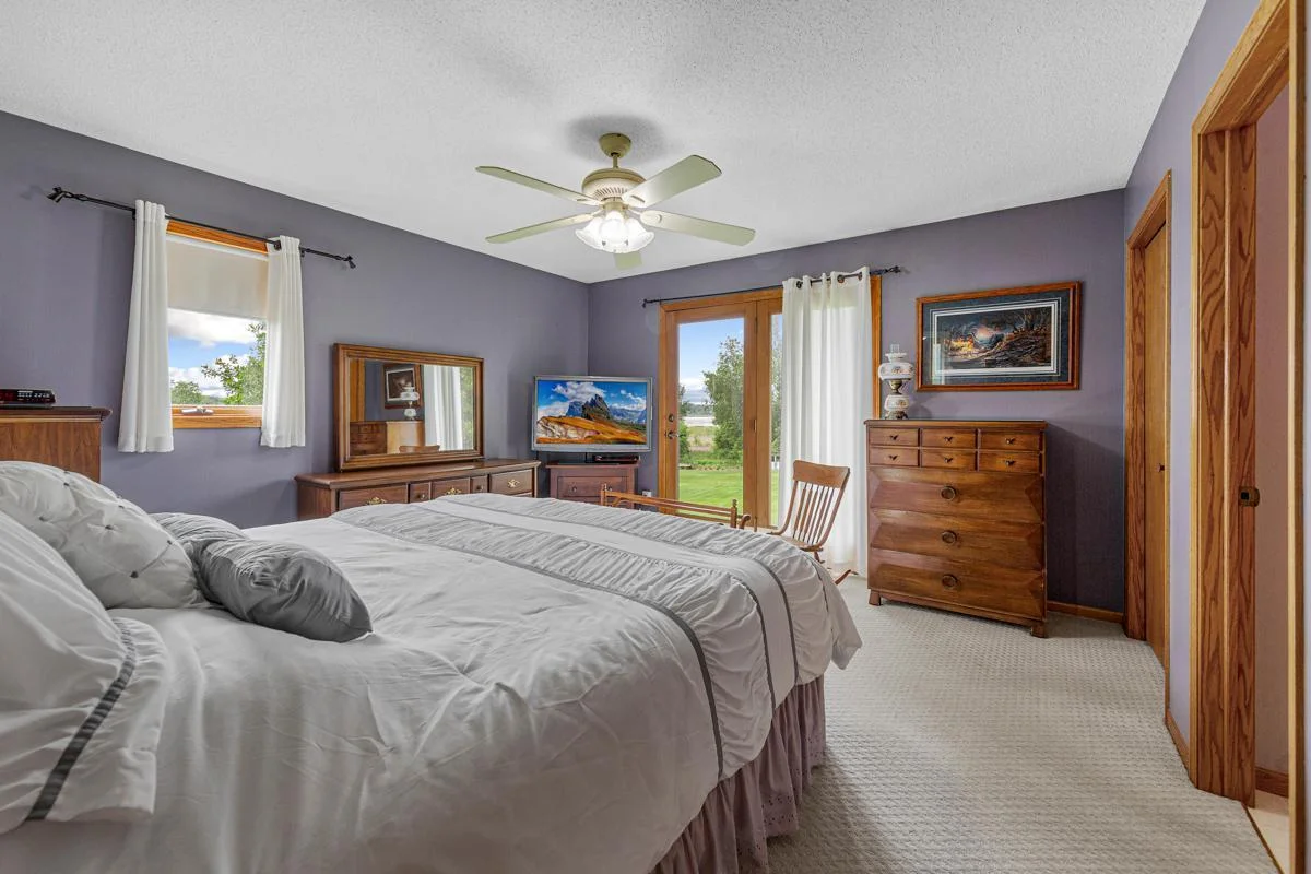 30 Main bedroom.jpg