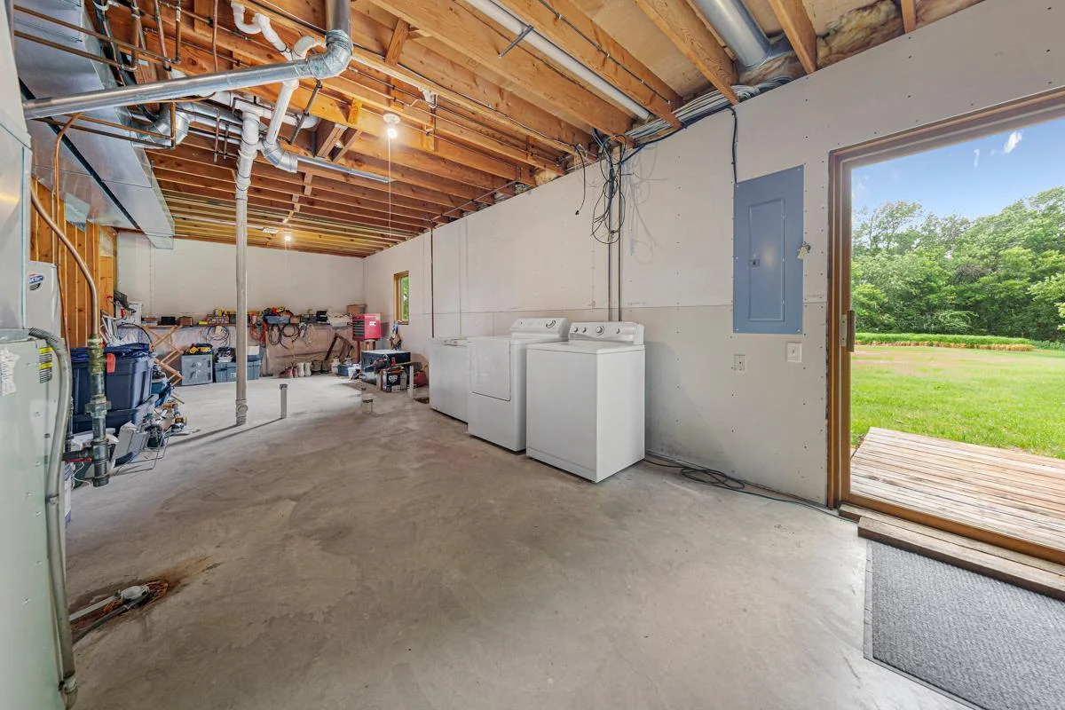 40 Laundry_basement.jpg