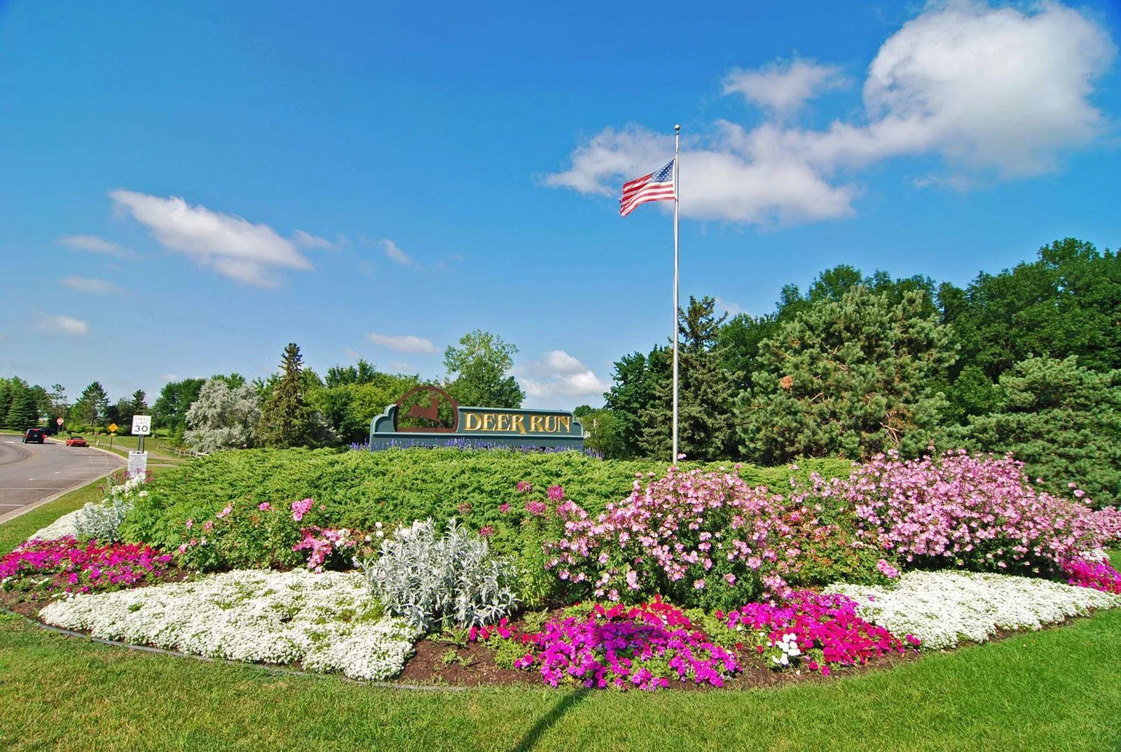 Deer Run Golf Course is just a quick drive away.