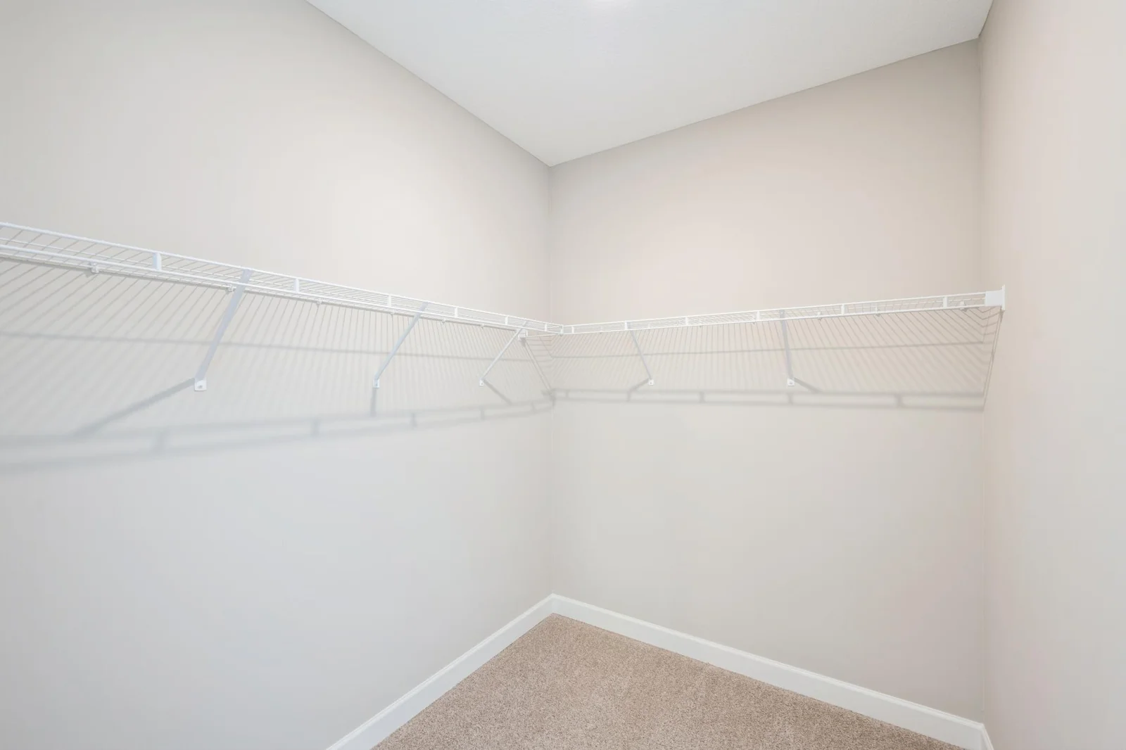 Walk In Closet .jpg