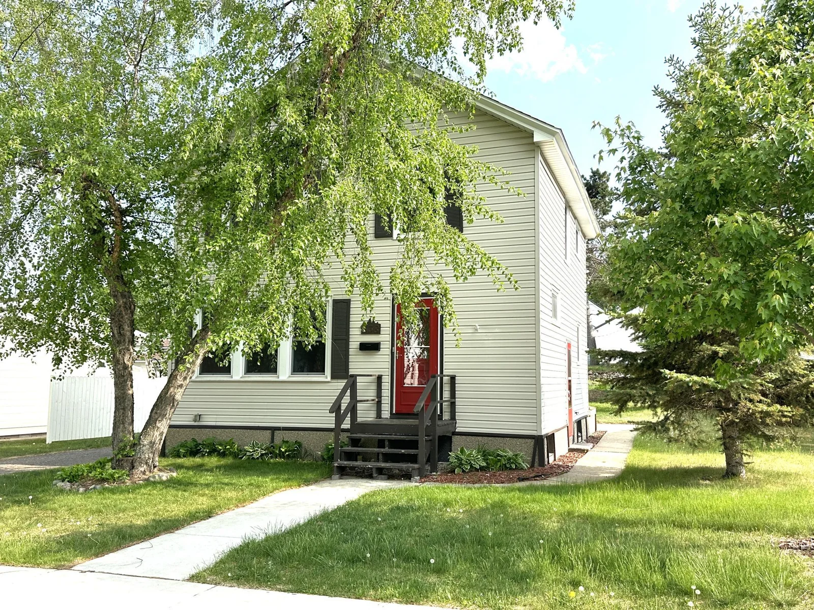 638 James Street, Ely