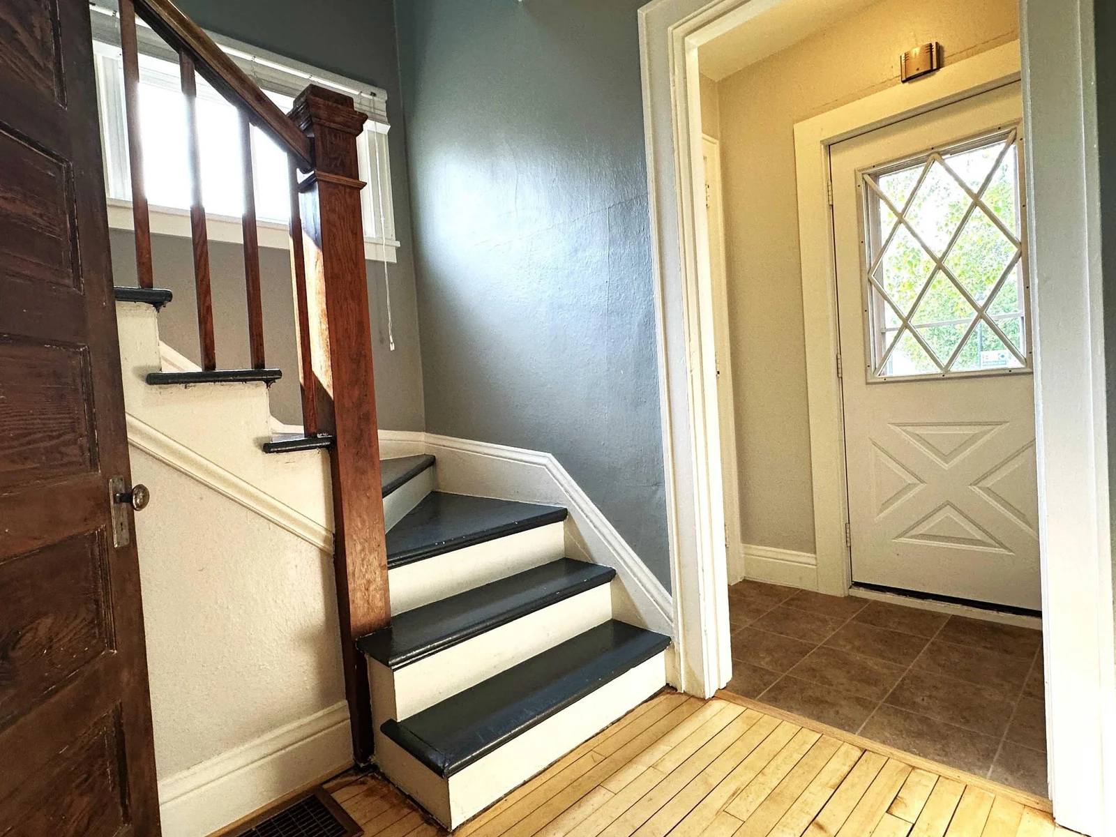 638 E James Front Entry - Copy.JPG