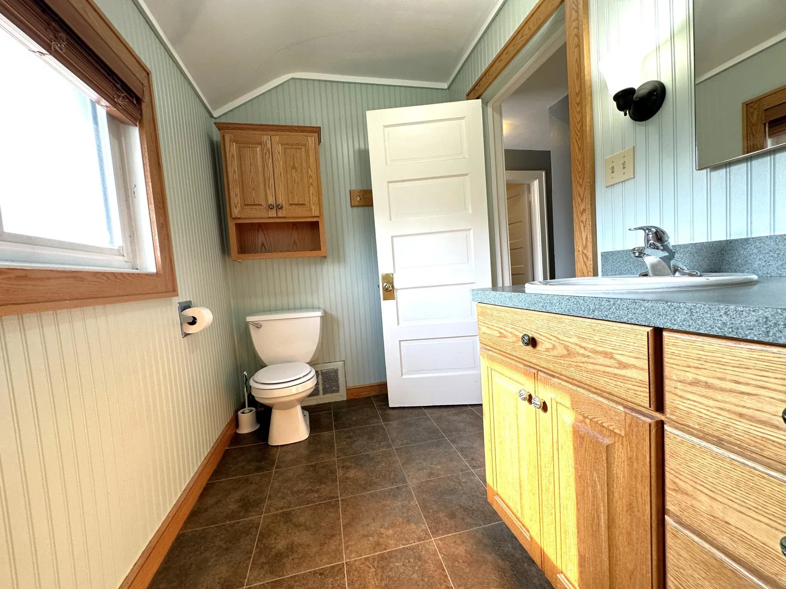 638 E James Main bath 1 - Copy.JPG