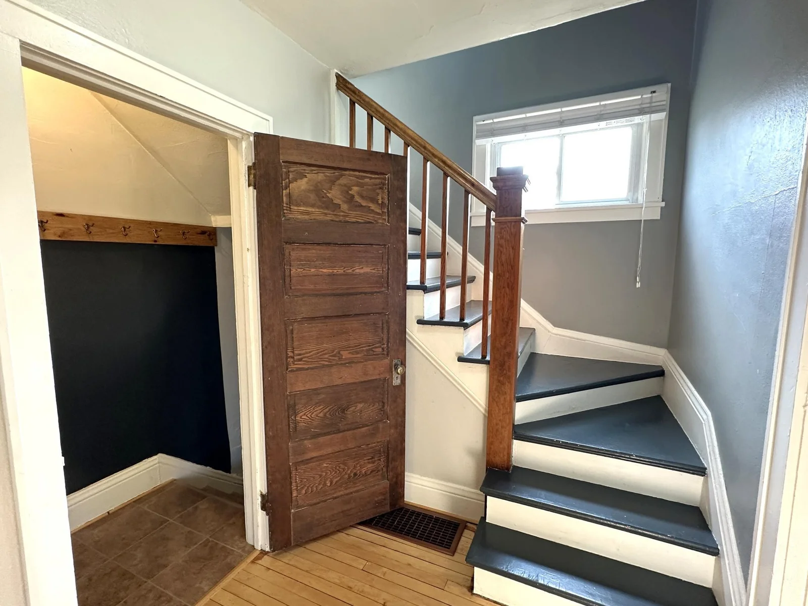 638 E James Front Entry 1.JPG