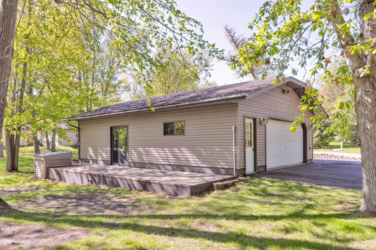 Detached  Garage
