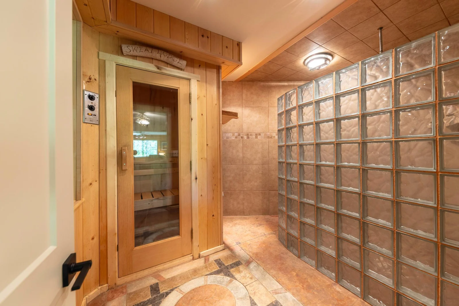 Sauna with Showere