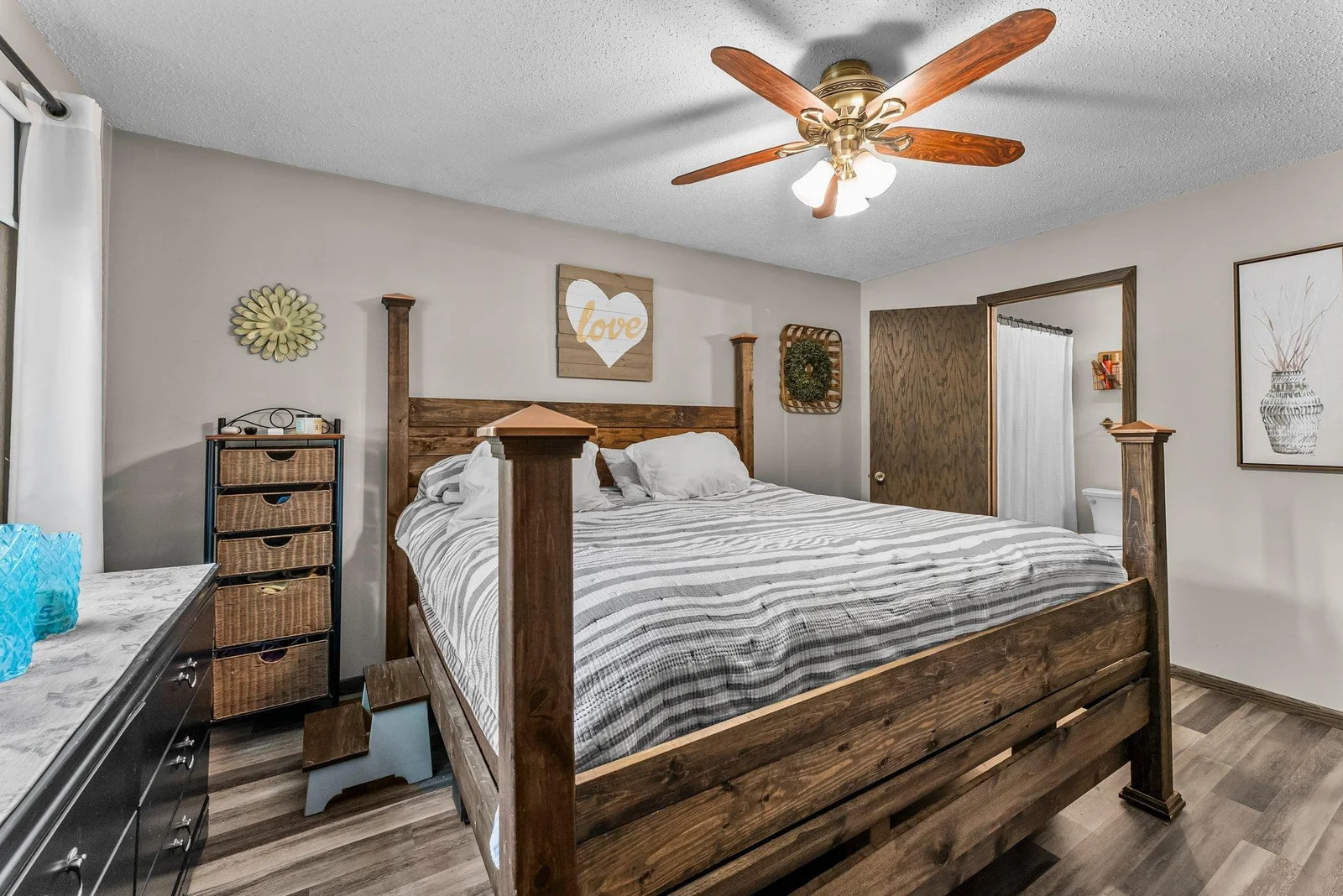Spacious primary BR