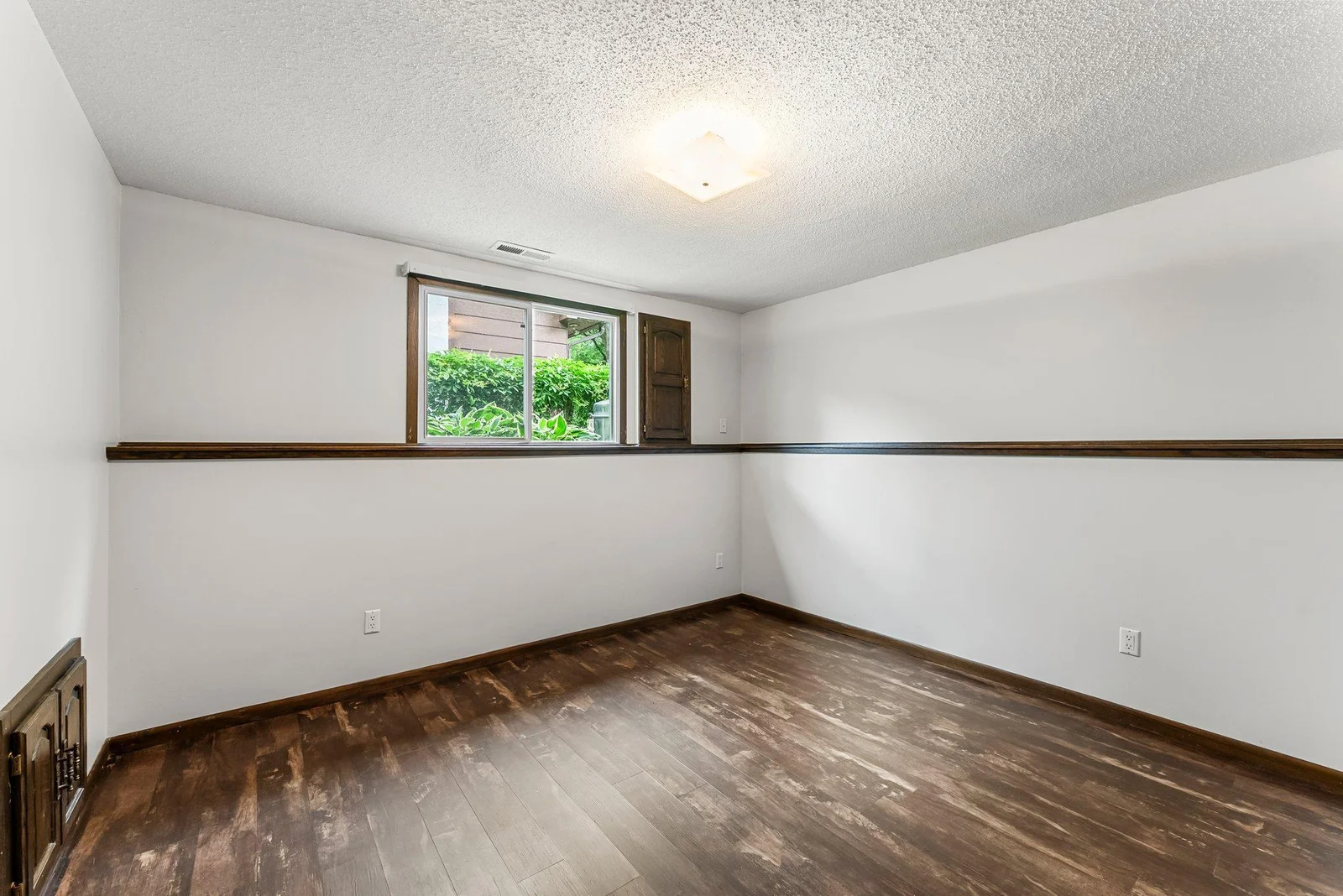 Pleasant window & updated flooring