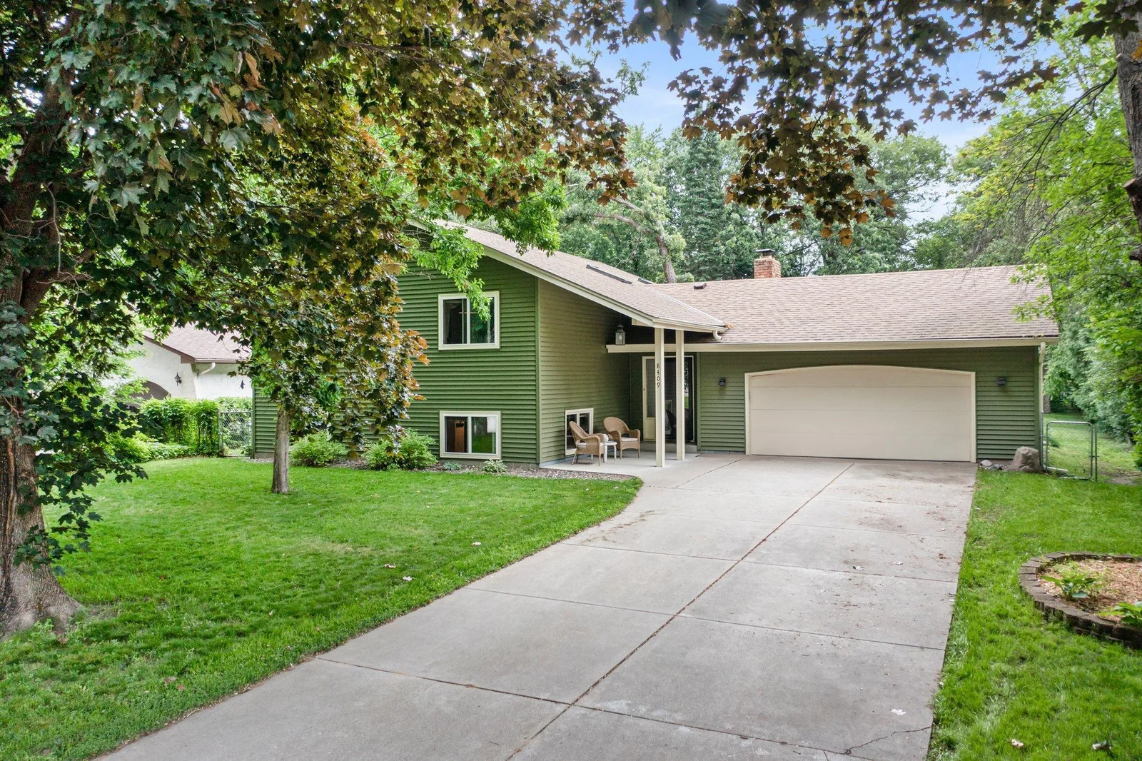 Concrete drive, new roof 2017