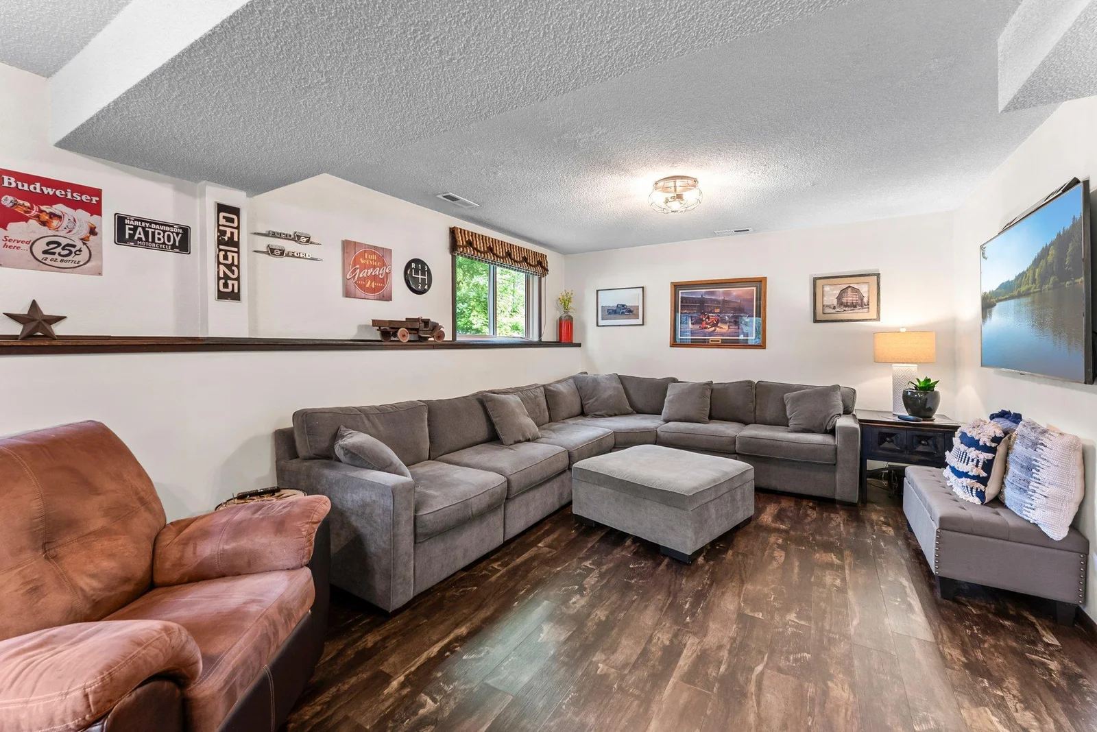 Updated flooring & lighting