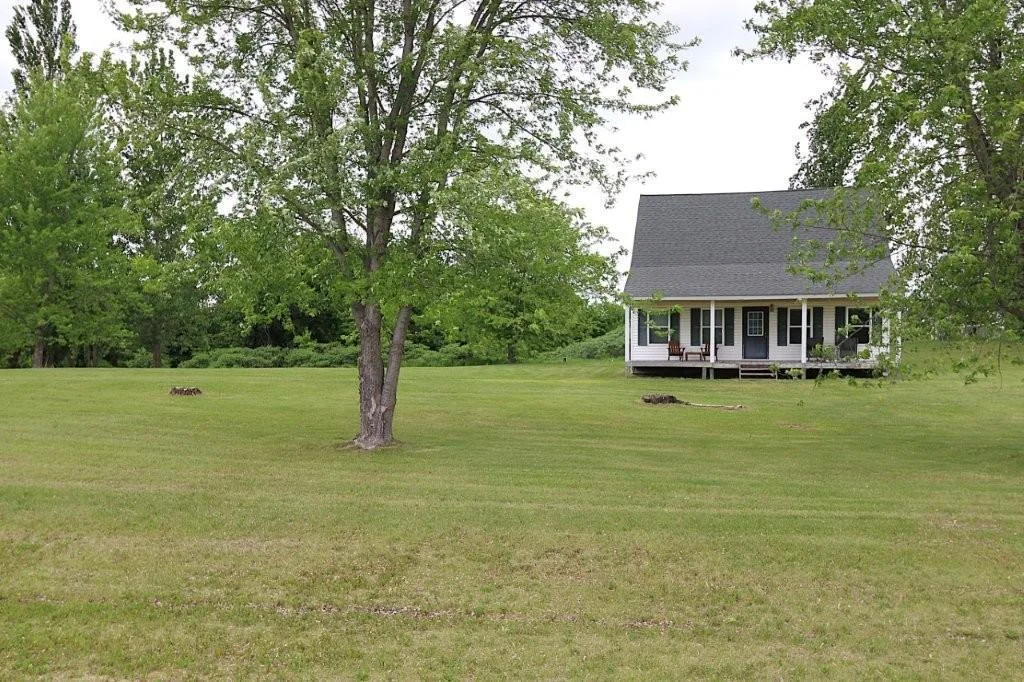 Cabin with large lot.jpg