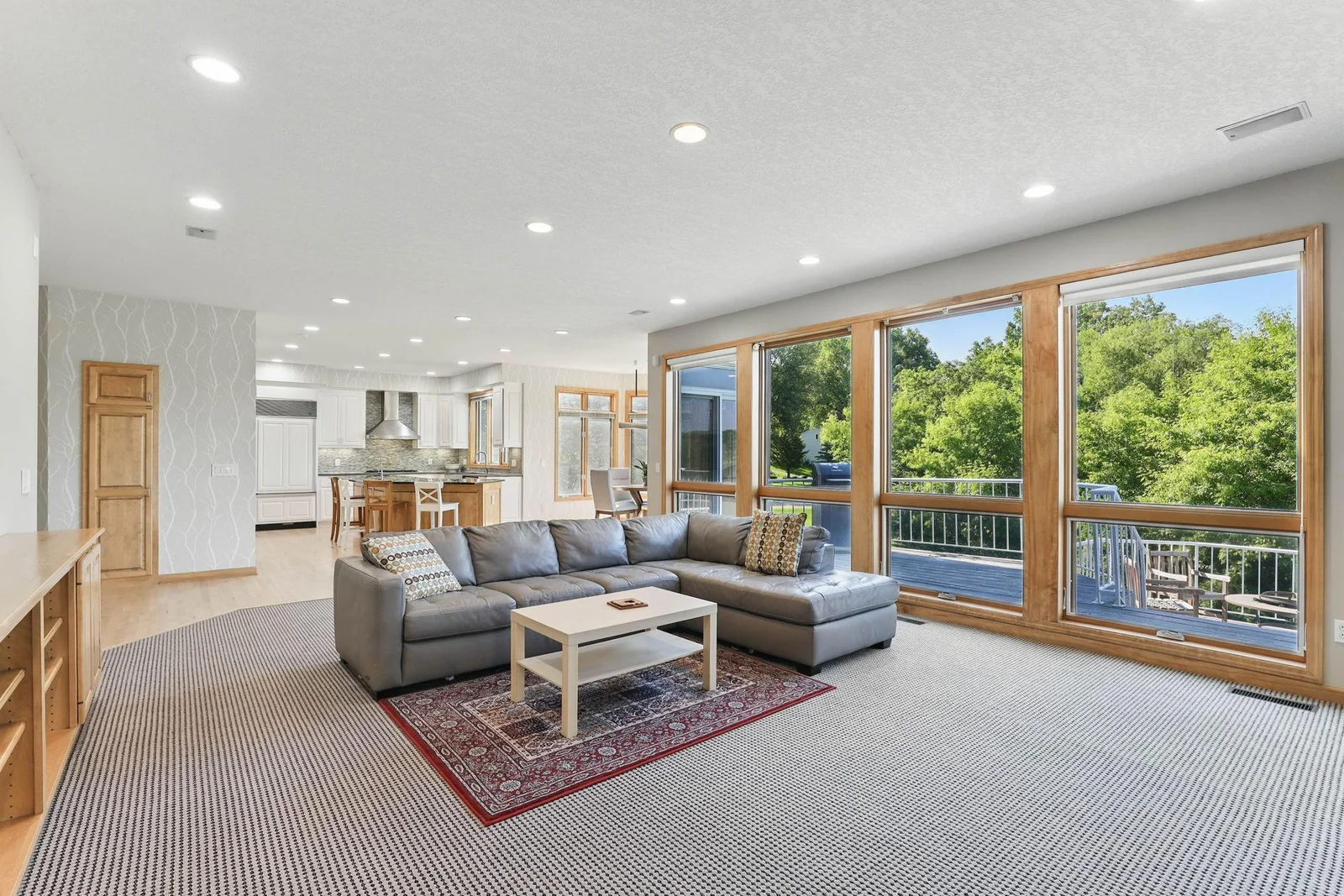 17-web-or-mls-18715-24th-Ave-N-17.jpg