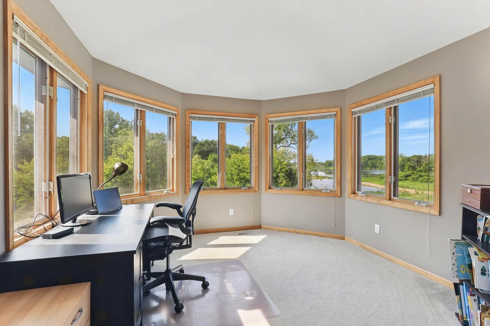 37-web-or-mls-18715-24th-Ave-N-37.jpg