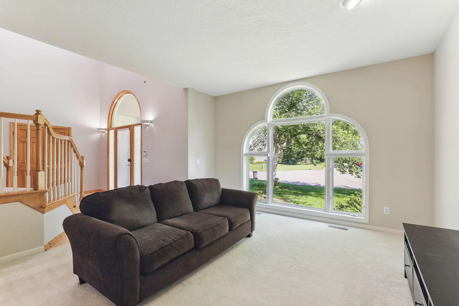 5-web-or-mls-18715-24th-Ave-N-05.jpg
