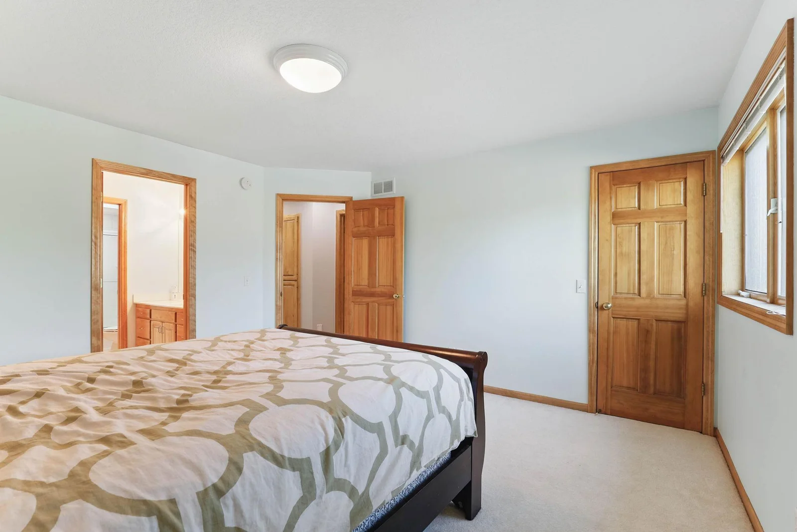 28-web-or-mls-18715-24th-Ave-N-28.jpg