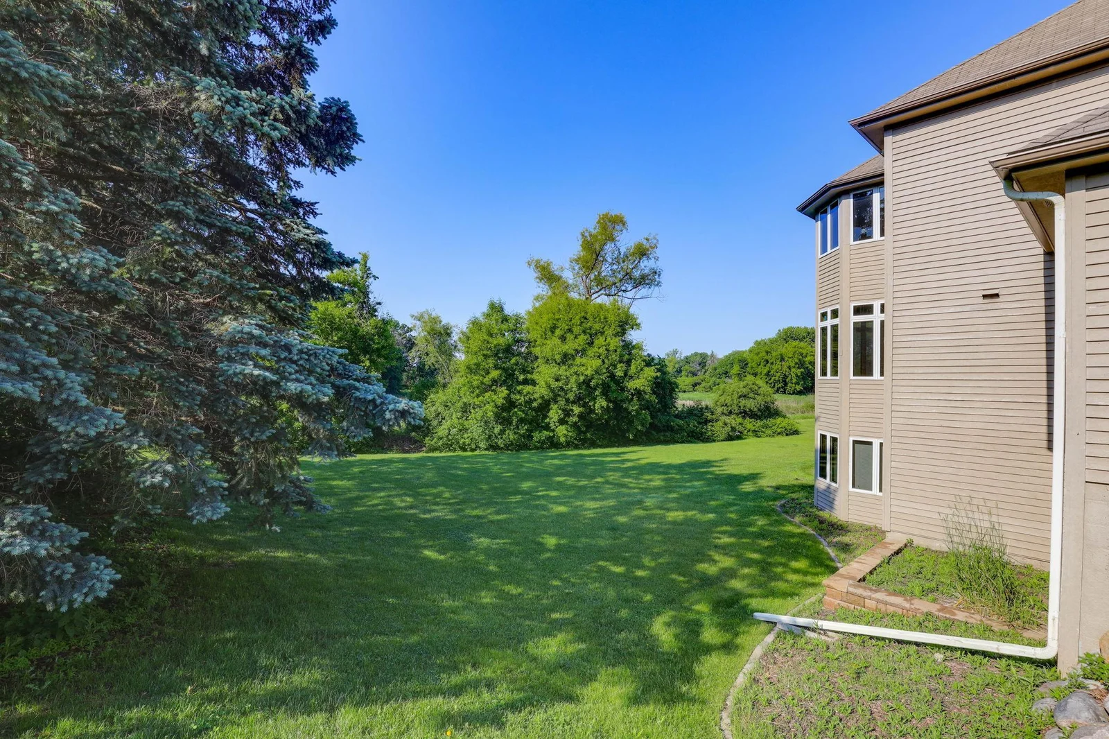 57-web-or-mls-18715-24th-Ave-N-57.jpg