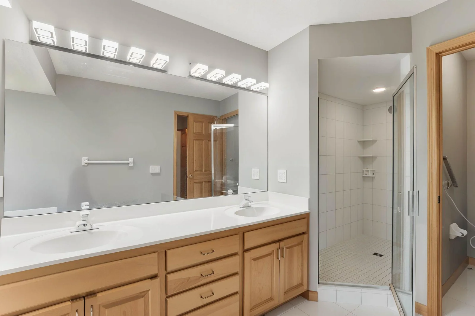 39-web-or-mls-18715-24th-Ave-N-39.jpg