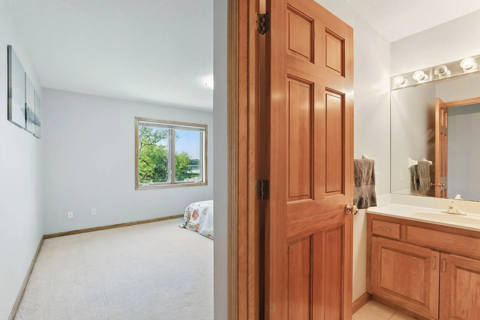 24-web-or-mls-18715-24th-Ave-N-24.jpg