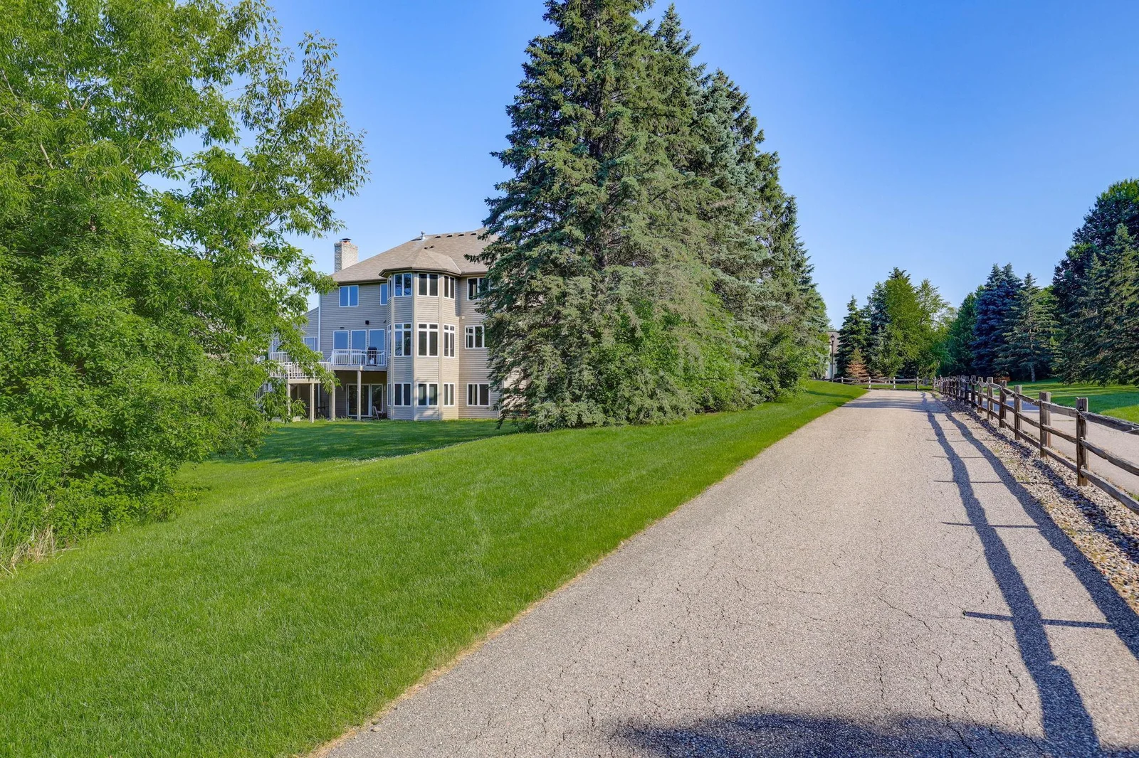 54-web-or-mls-18715-24th-Ave-N-54.jpg