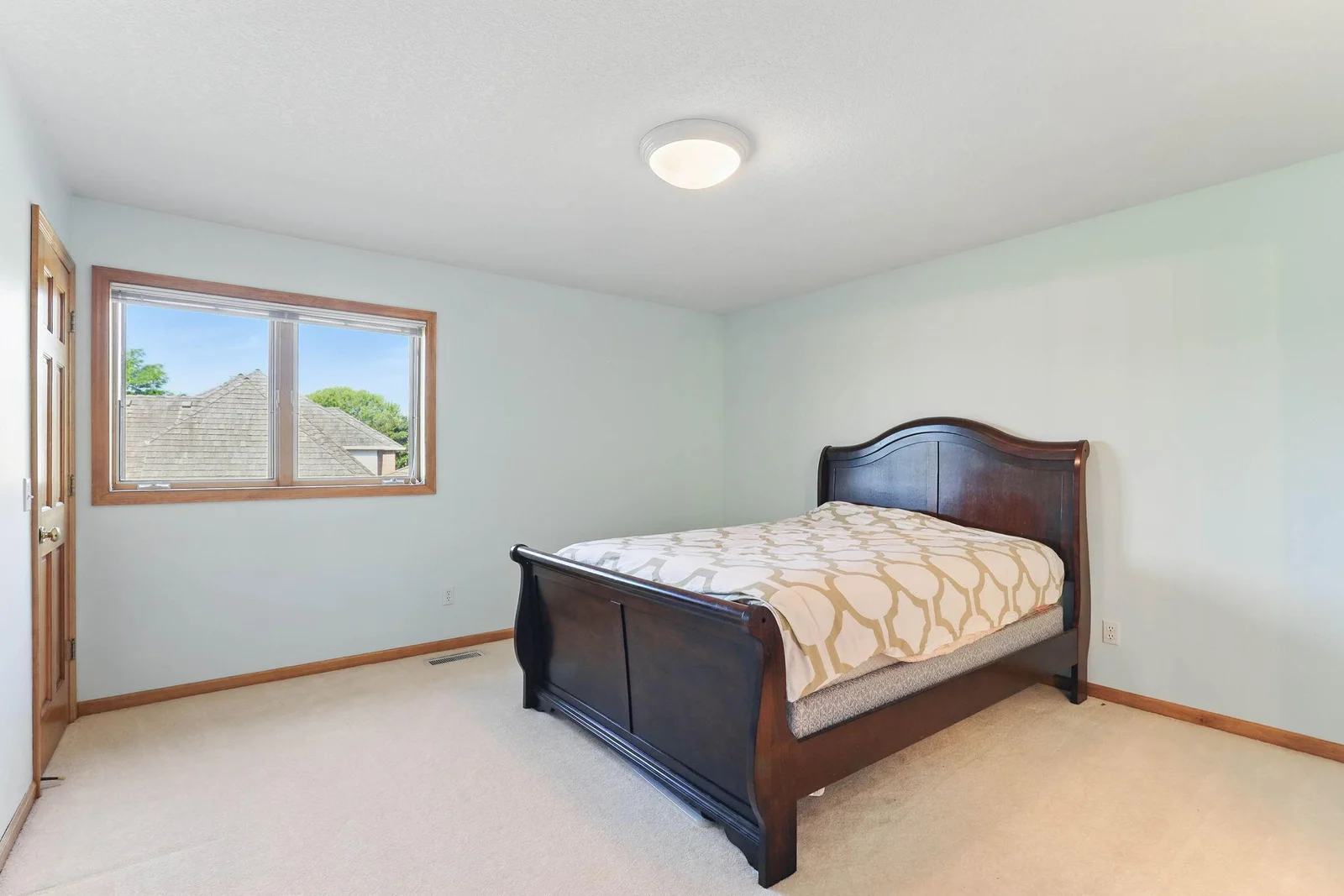 27-web-or-mls-18715-24th-Ave-N-27.jpg