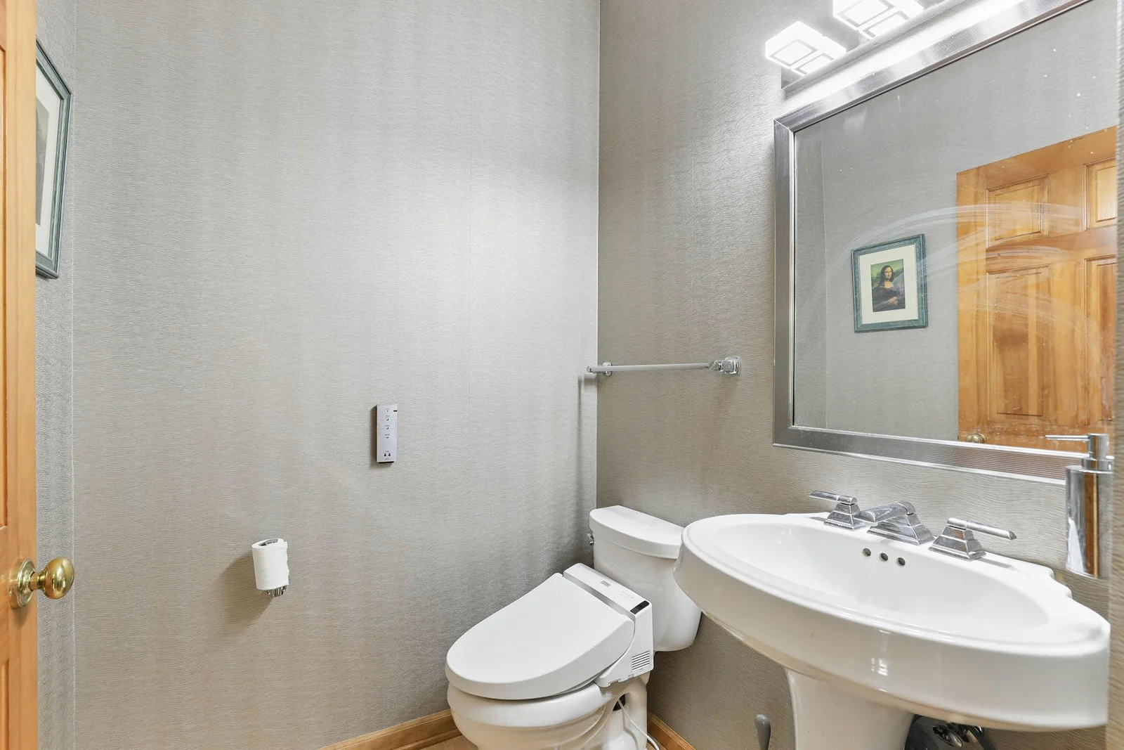 23-web-or-mls-18715-24th-Ave-N-23.jpg