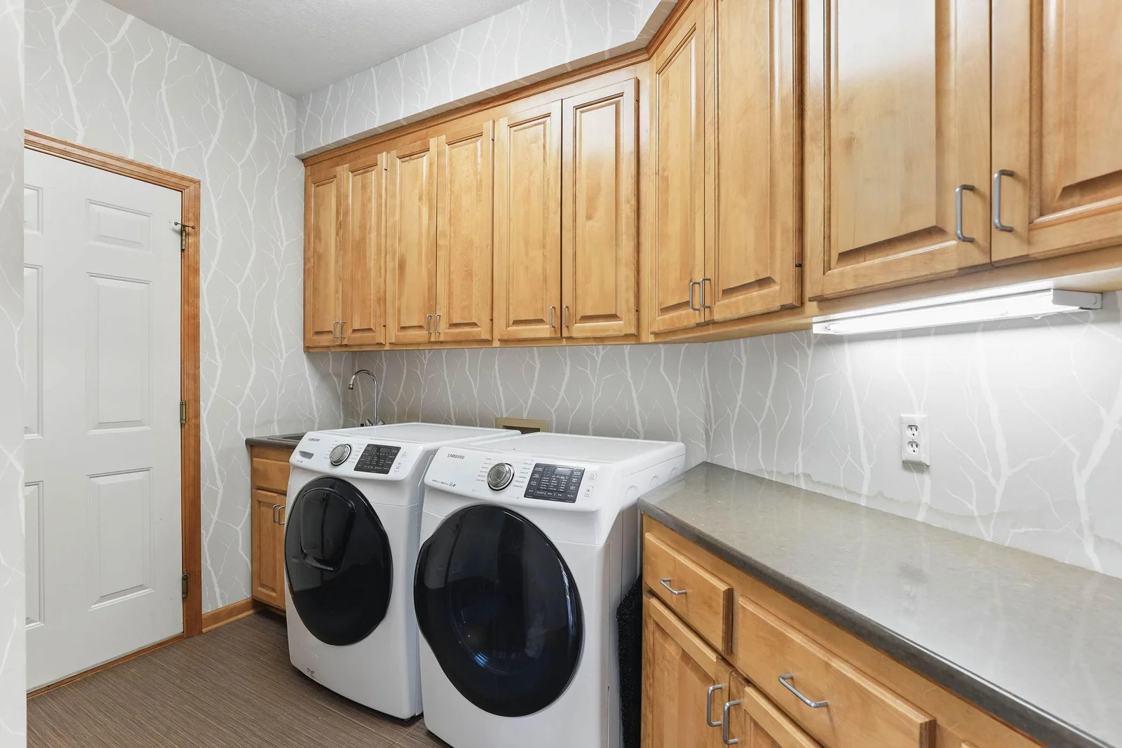 22-web-or-mls-18715-24th-Ave-N-22.jpg