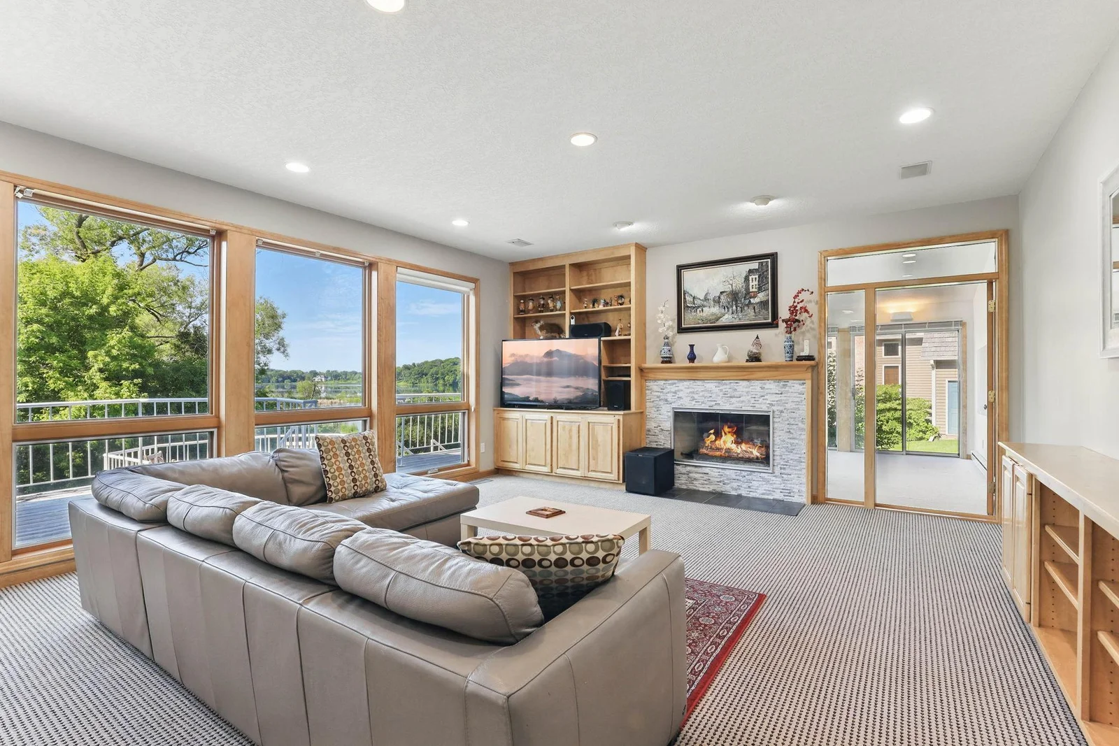 15-web-or-mls-18715-24th-Ave-N-15.jpg