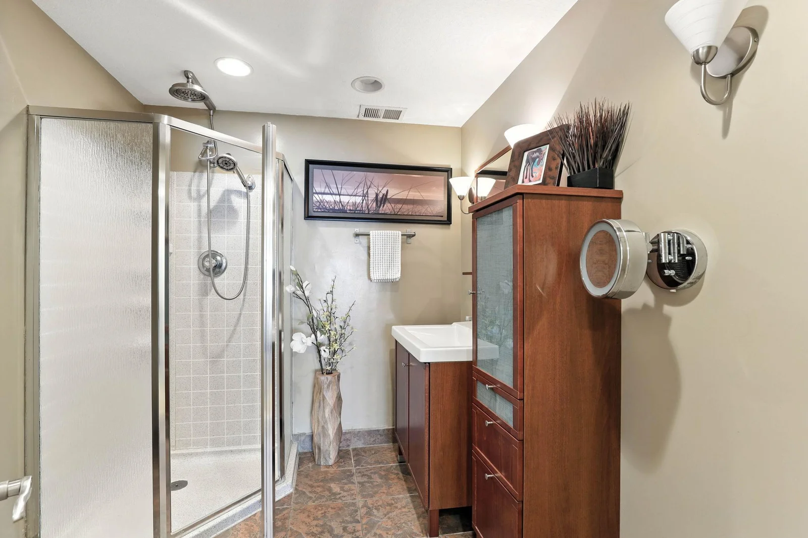Bathroom- lower.jpg