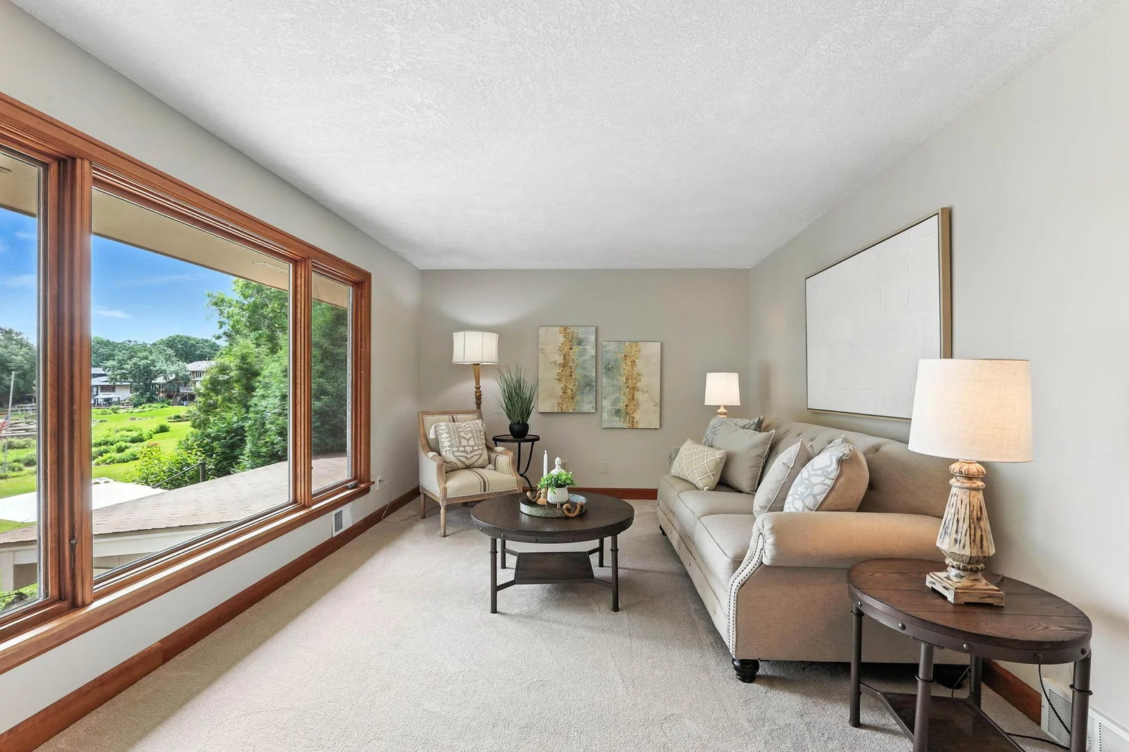 Living room- main.jpg