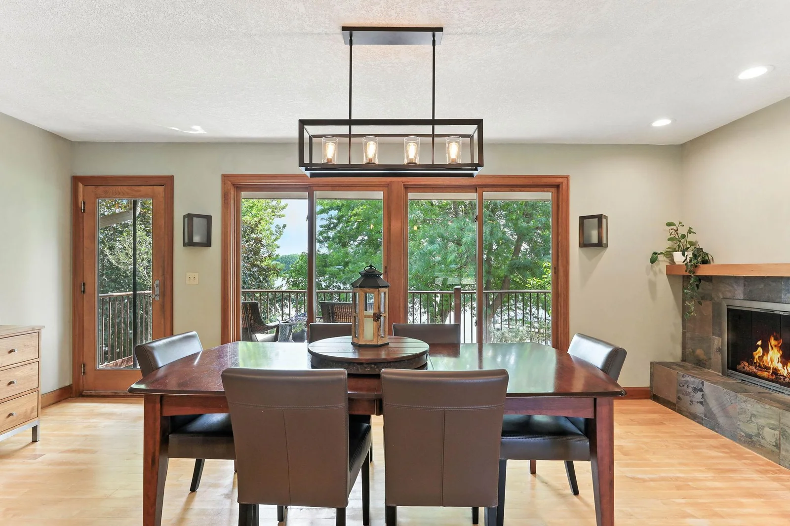 Dining room.jpg