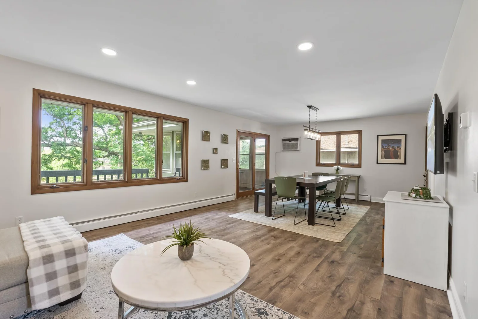 So much natural light!