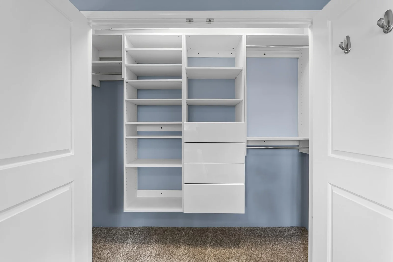 Good closet space!