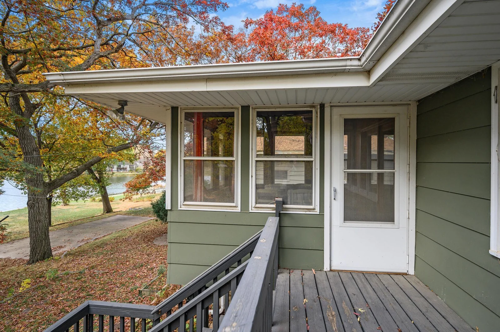 Entry from back deck to sunroom