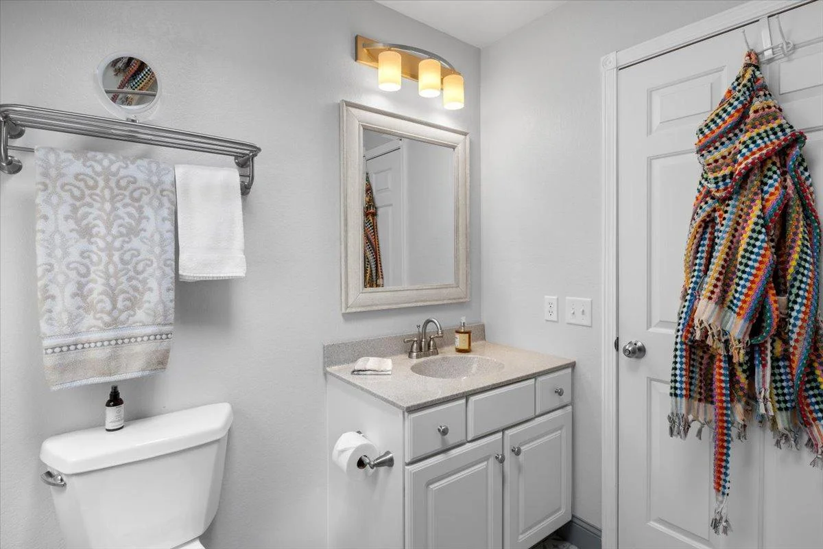 2nd Floor 3/4 Ensuite Bath
