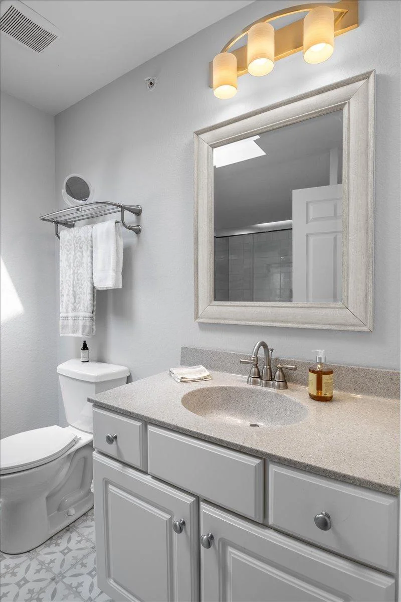 2nd Floor 3/4 Ensuite Bath