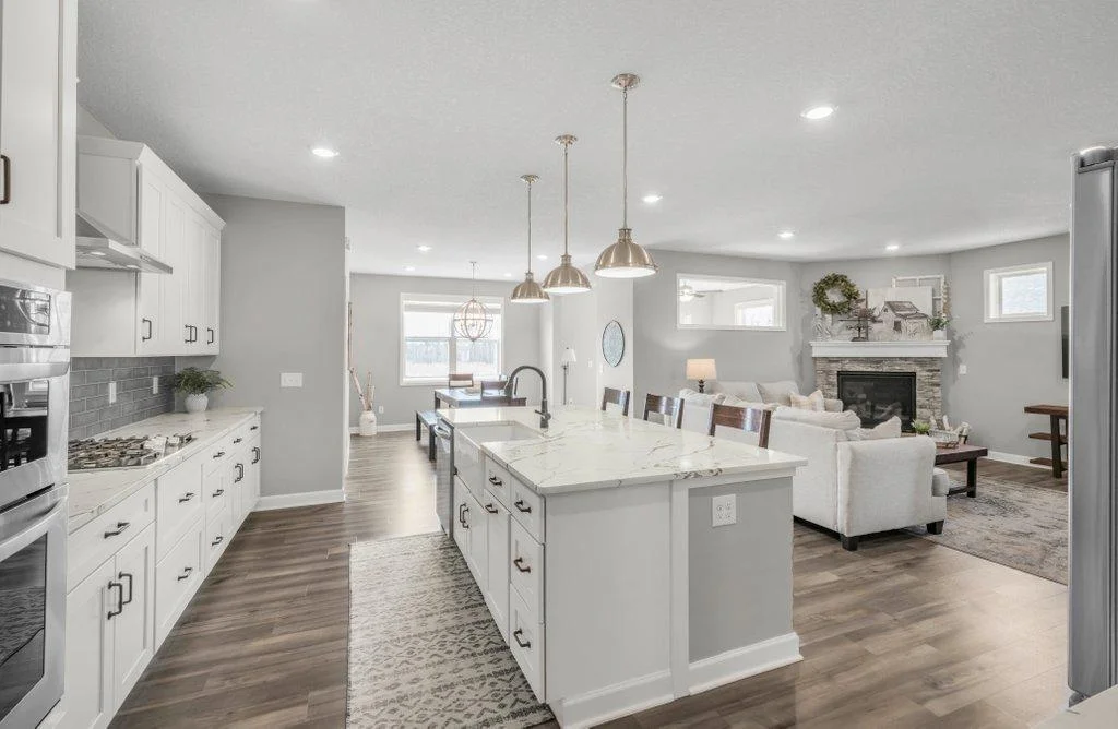 Beautiful Kitchen, Dining and Living Room w/Gas Fireplace
