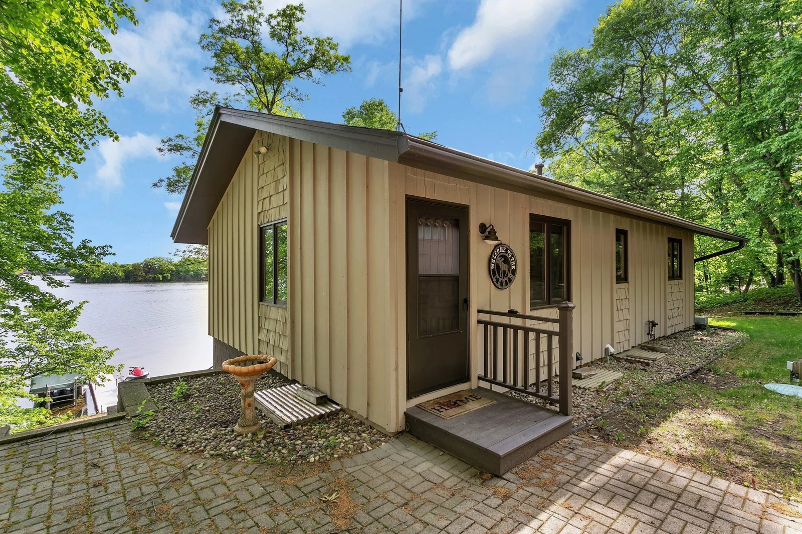 Lake living can be yours!
