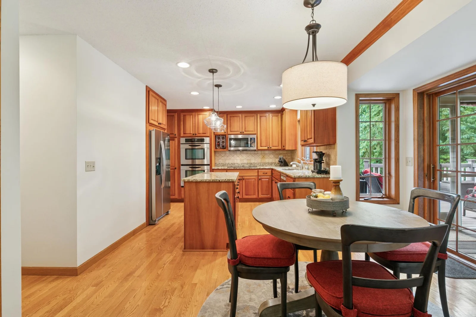 Eat in kitchen and informal dining