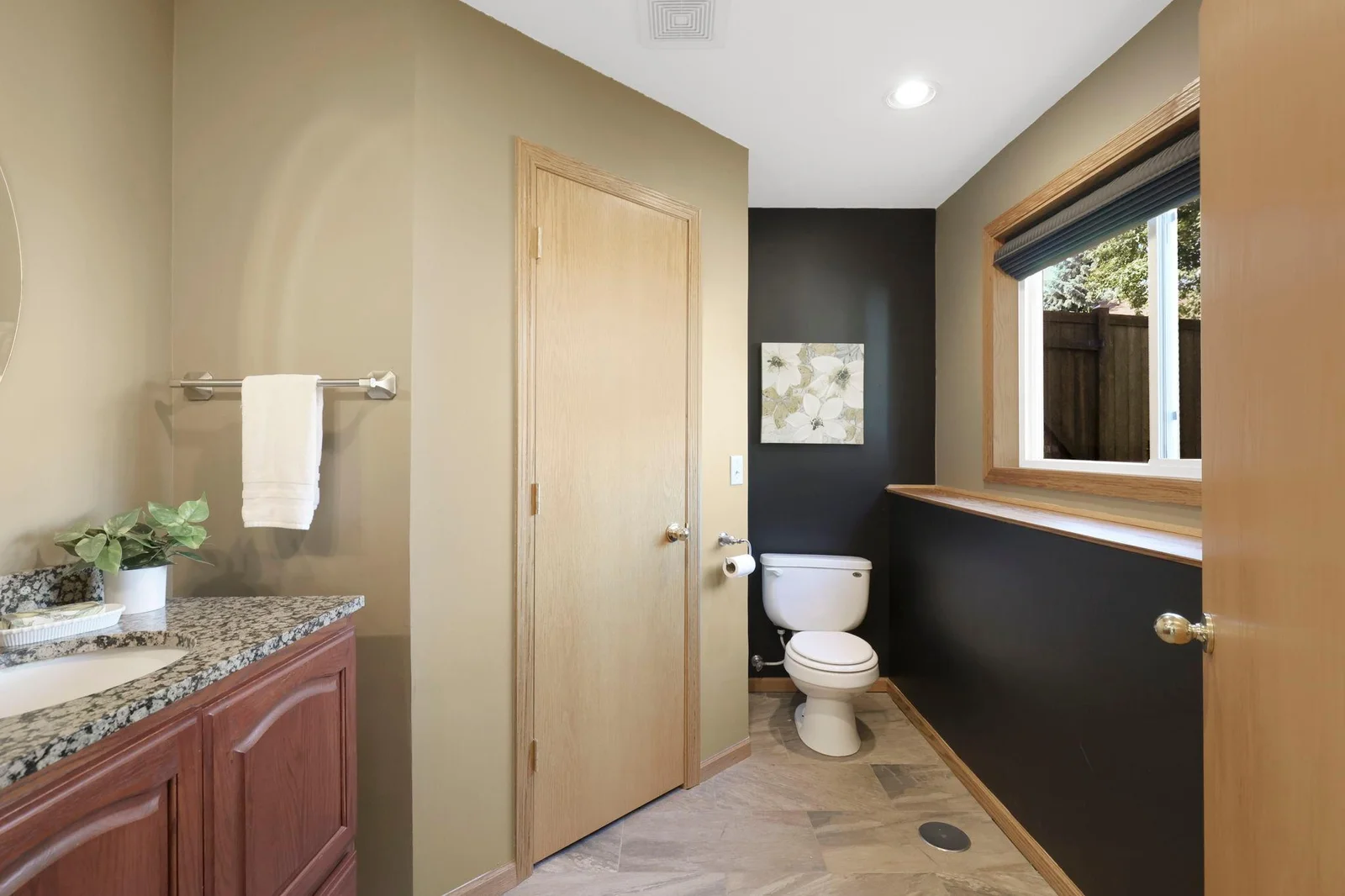 1/2 bath in lower level