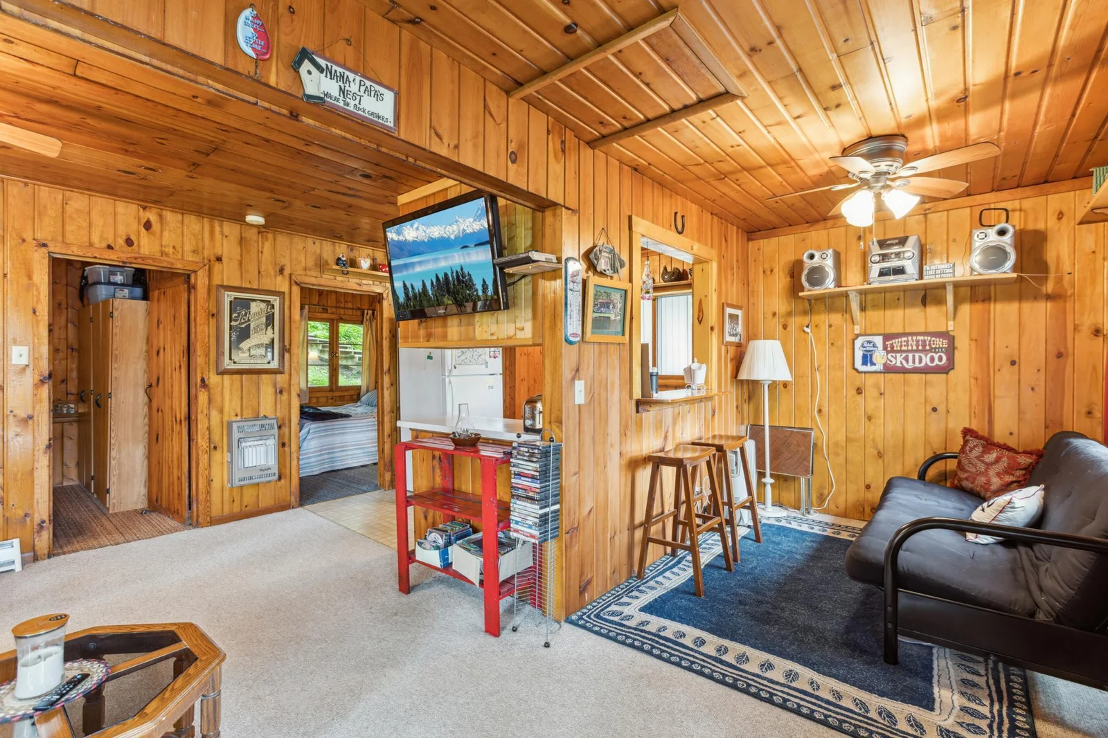 The perfect cabin feel. Located just feet from waters edge.