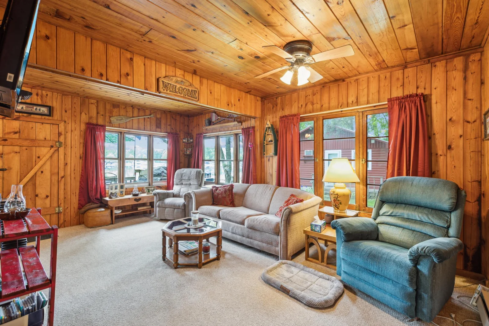 You will find the spacious cabin has plenty of room. Very cozy to relax after a day on the lake. Features large 3/4 bath and 2 bedrooms.