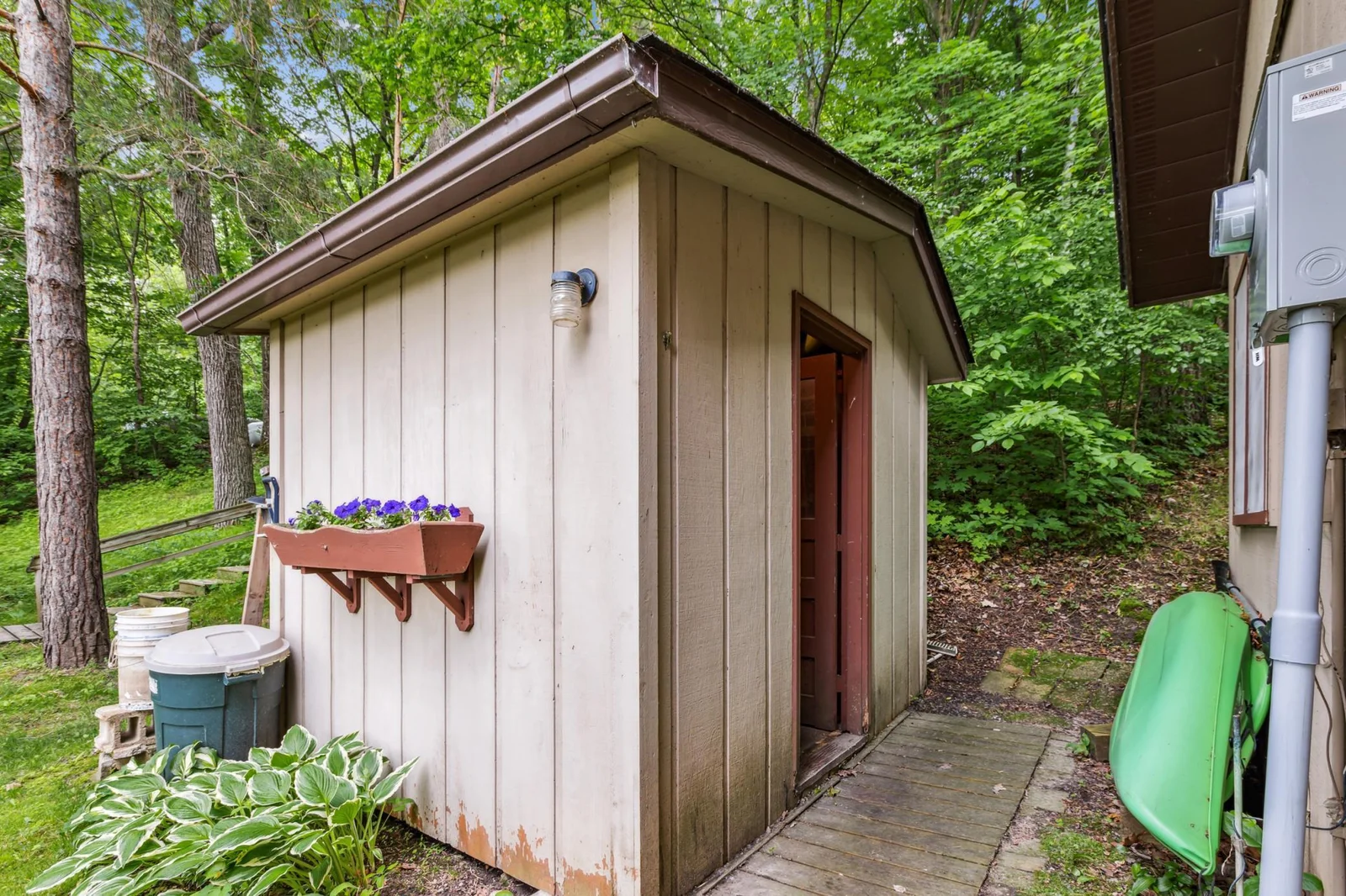 The perfect place to store your fishing gear, yard tools and lake toys. Nice inside and perfect in size at 10x8.