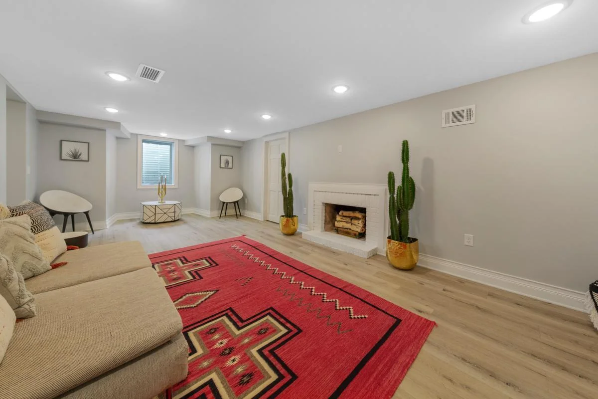 60 Family room_lower.jpg